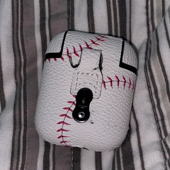 AirPod case - Picture 2 of 3